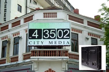 Steel Outdoor Led Digital Signage Display Screen P6.67 P8 P10 For Advertising Events